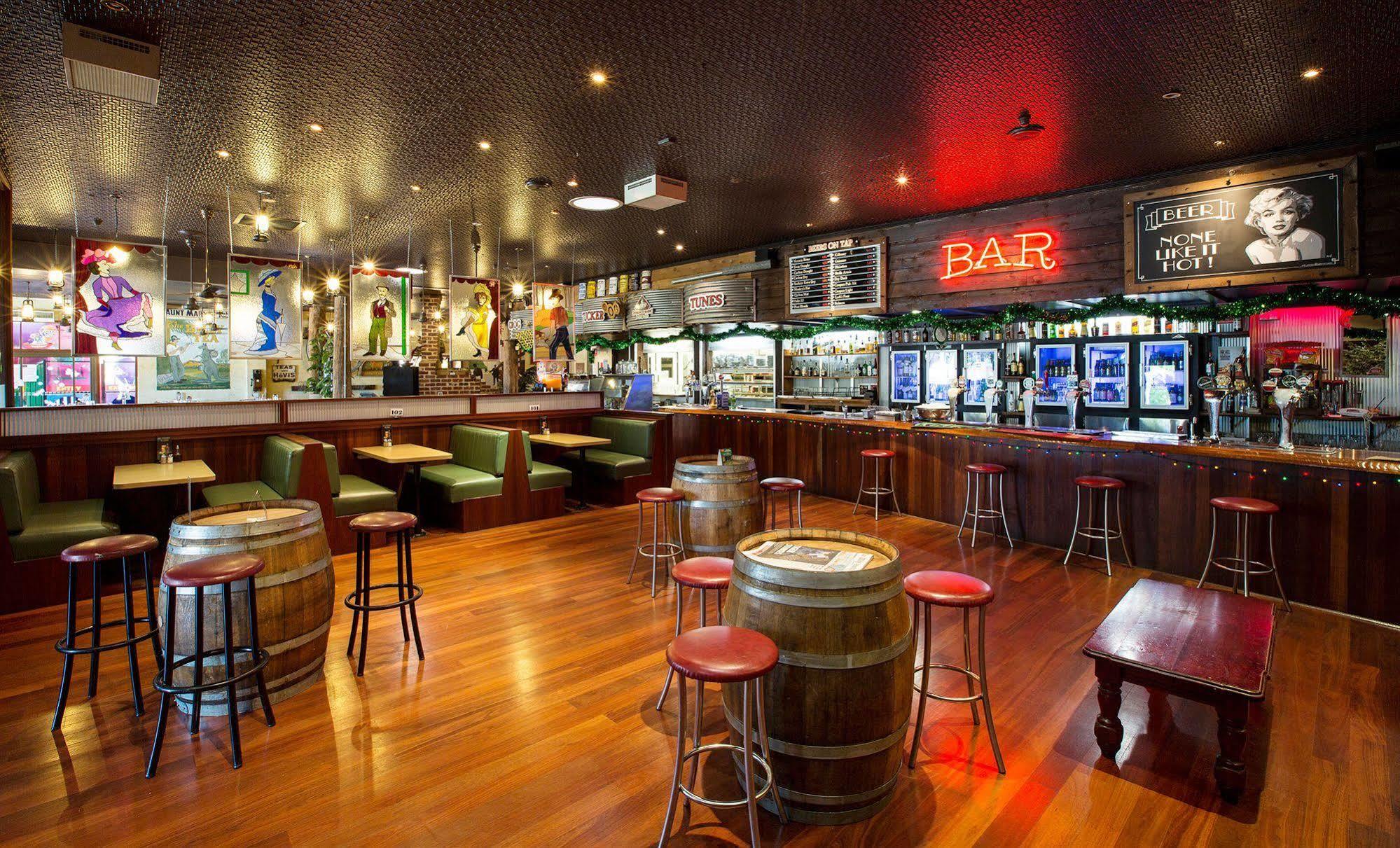 Nightcap At Wanneroo Tavern Buitenkant foto